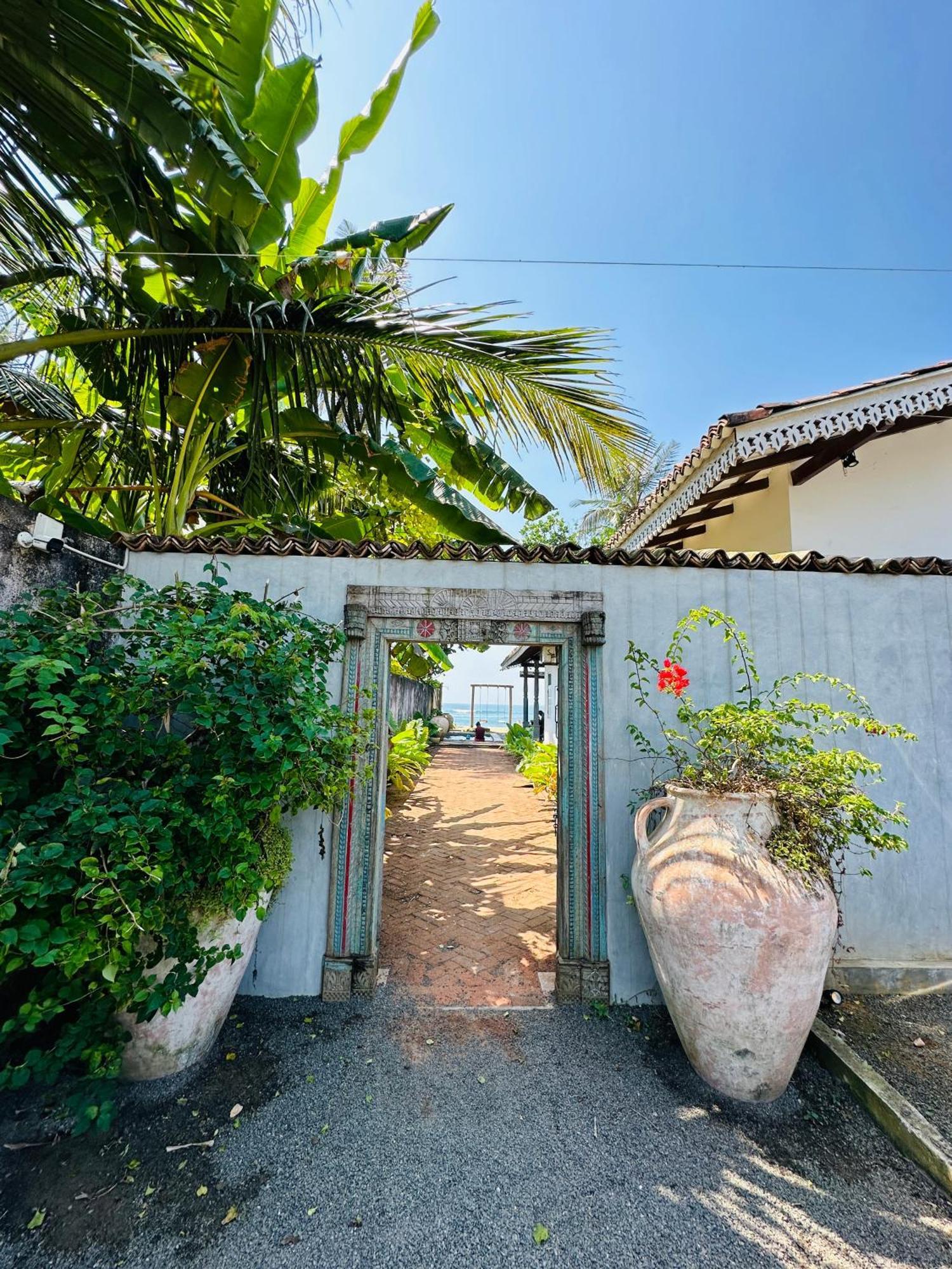 Hotel Moi Talpe By Dbi Extérieur photo